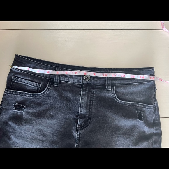 Vans High Waisted Distressed Shorts - Picture 4 of 5